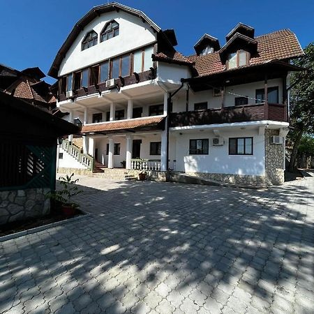 Hotel La Conac Nufaru Exterior foto